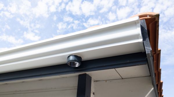 Seamless Gutters Installation in Kenner