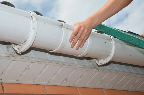 Gutter Reattachment in Kenner
